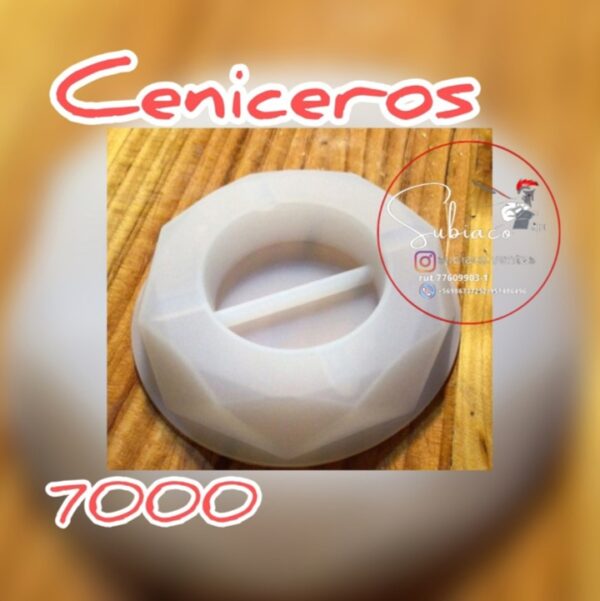Cenicero diamante.