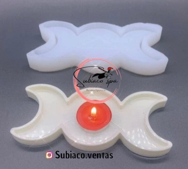Posa velas.