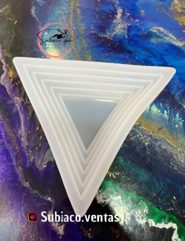 Plato triangular
